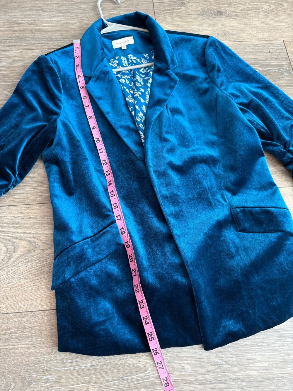 Skies Are Blue Ruched Sleeve Velvet Blazer Size Medium - Picture 11 of 12